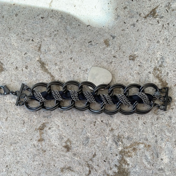 Black Guess Chain and Ribbon bracelet 7.5-8 inch like new - Picture 3 of 4